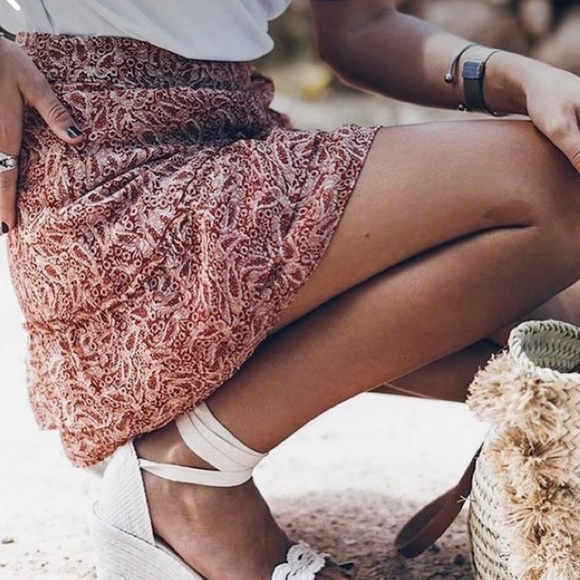 Sézane Carolina Skirt Red Paisley - Picture 3 of 8